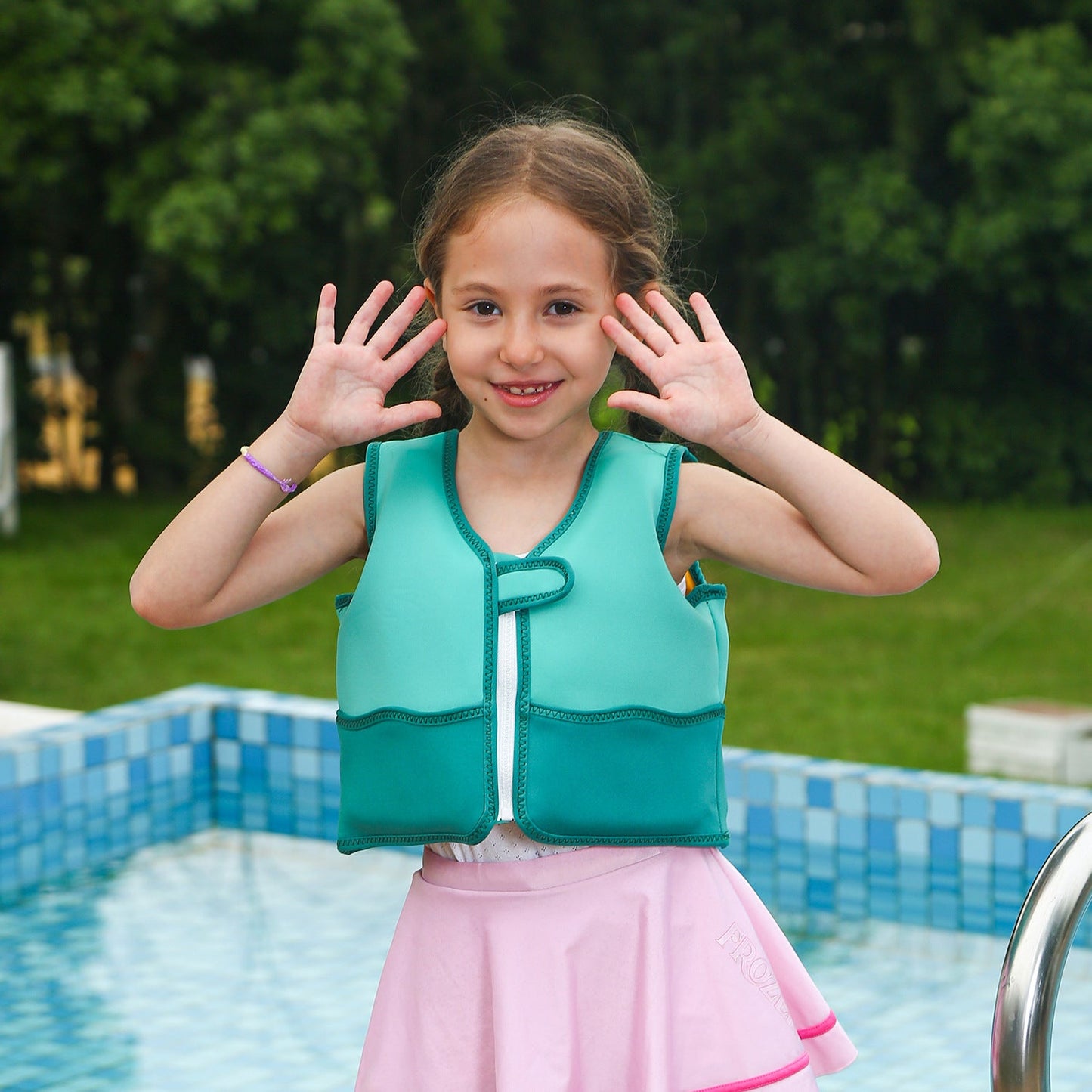 Women's Inflatable Swimming Aid with Colorful Flamingo Design Bowlift